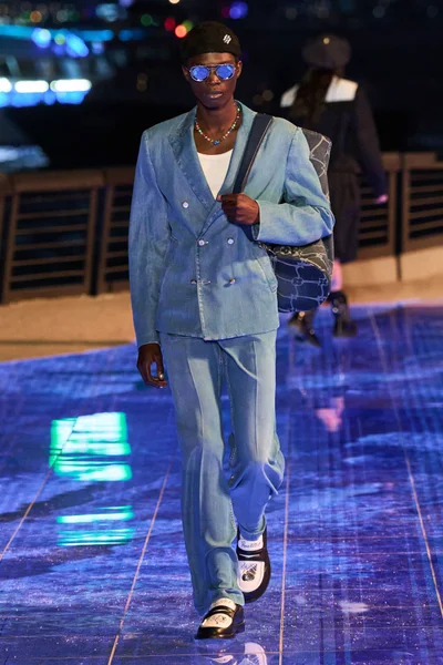 Look 5